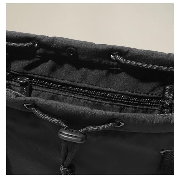 NWT Beyond Yoga Convertible Gym Bag Backpack Black OS - Picture 12 of 12